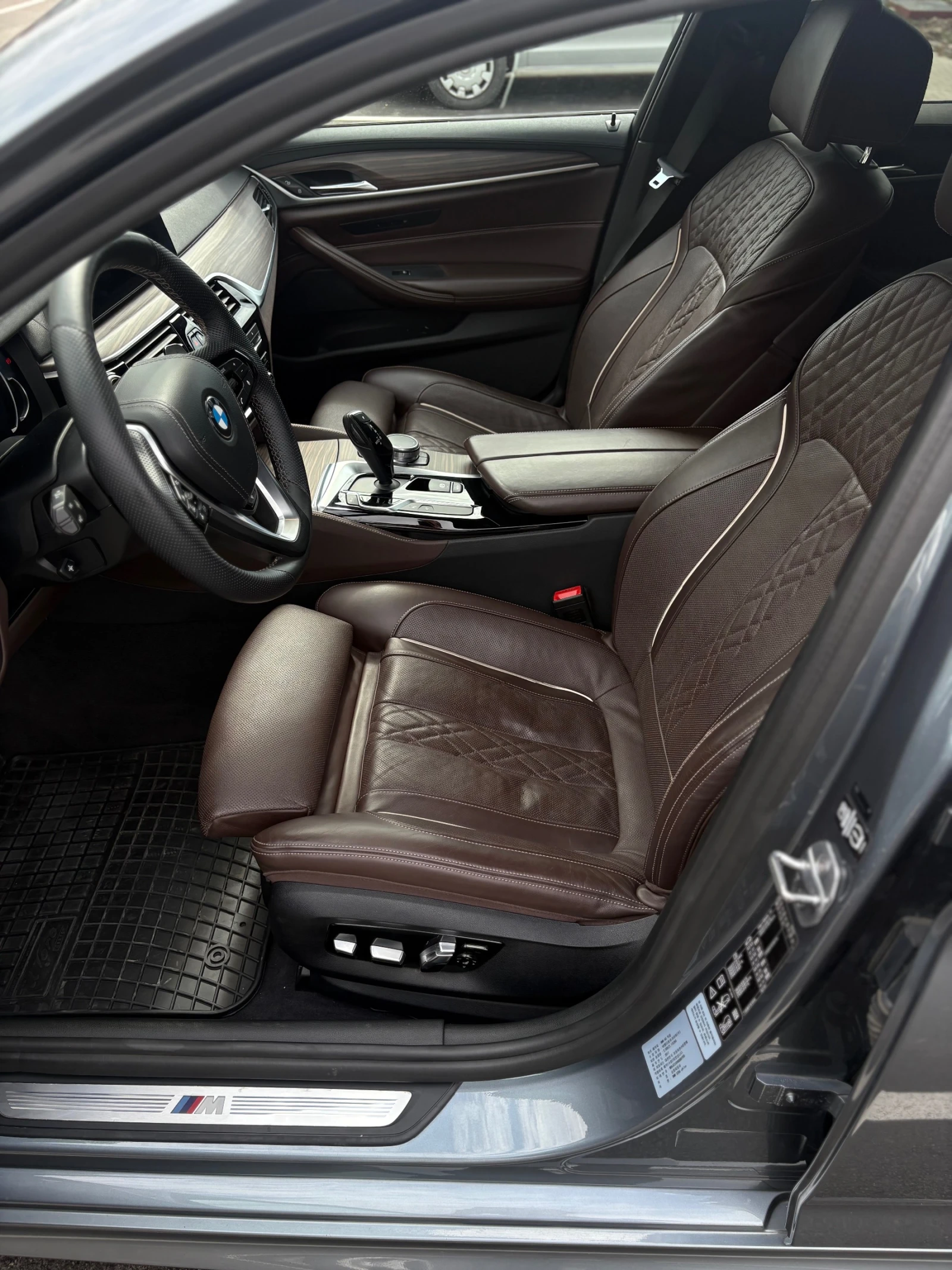 BMW 520 m sport x-drive, снимка 9 - Автомобили и джипове - 54758086
