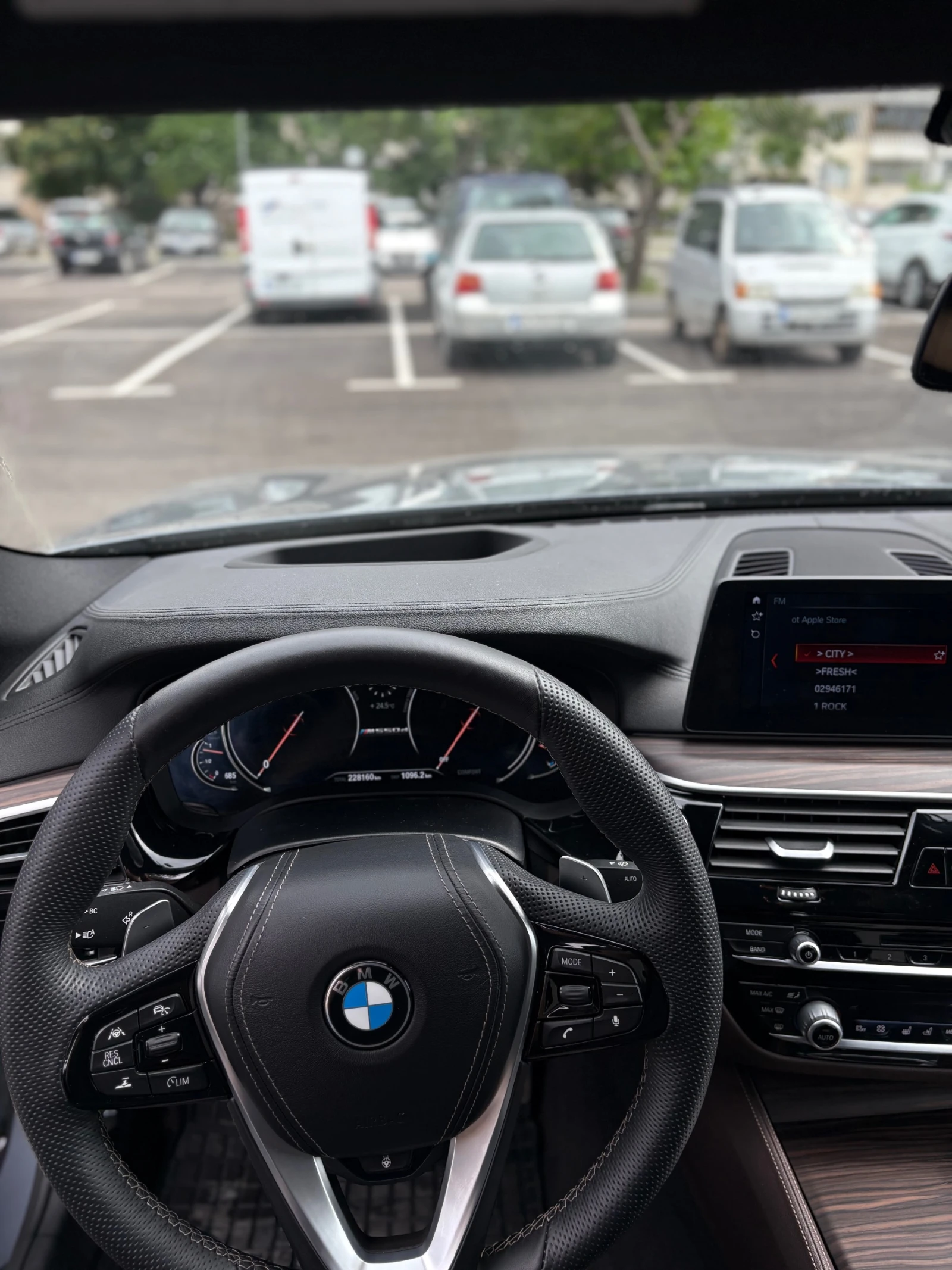 BMW 520 m sport x-drive, снимка 13 - Автомобили и джипове - 54758086