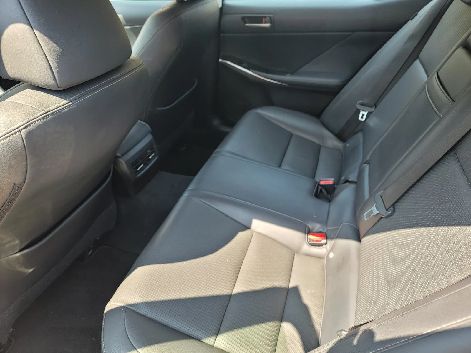 Lexus IS 200 Is 200t, снимка 5 - Автомобили и джипове - 55865365