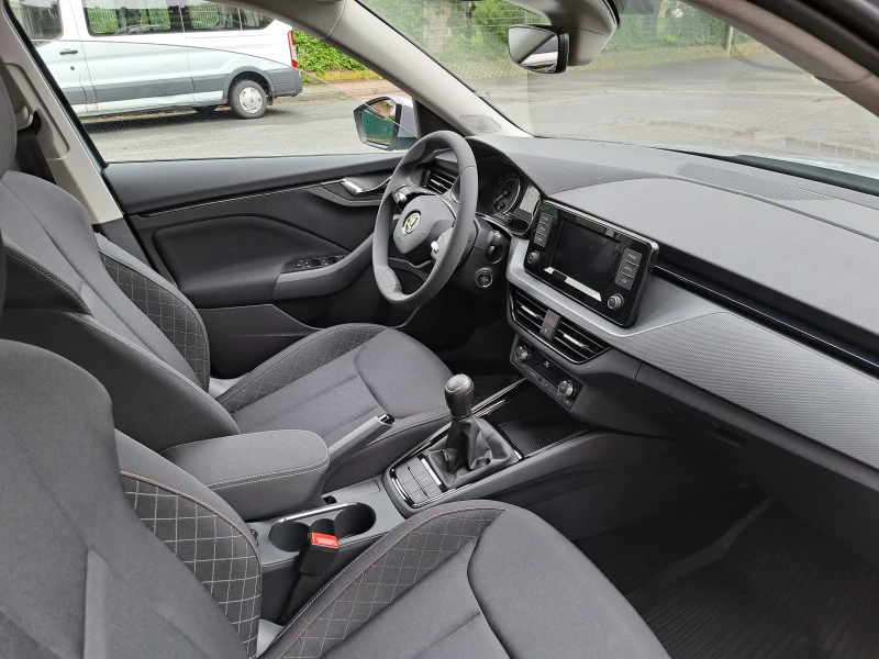 Skoda Kamiq, снимка 5 - Автомобили и джипове - 51704846