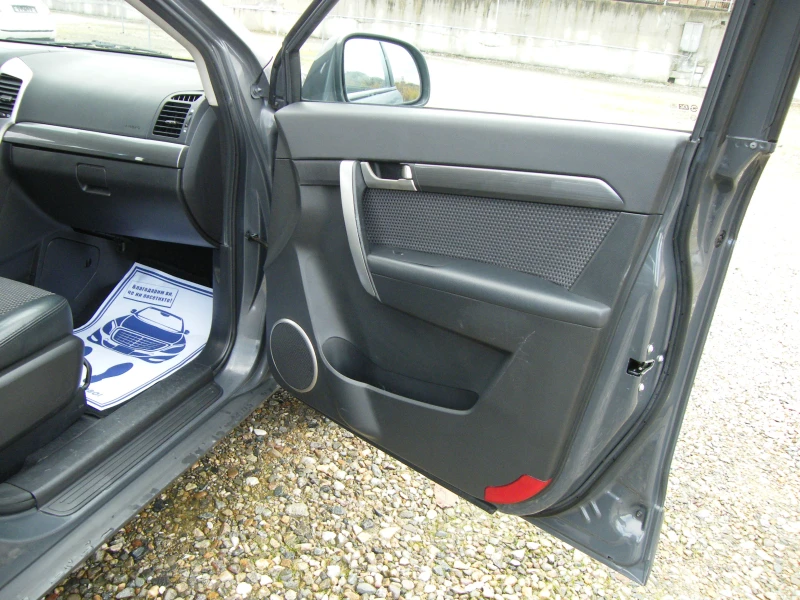 Chevrolet Captiva 2.4i GAZ 4x4 7места, снимка 15 - Автомобили и джипове - 52392300