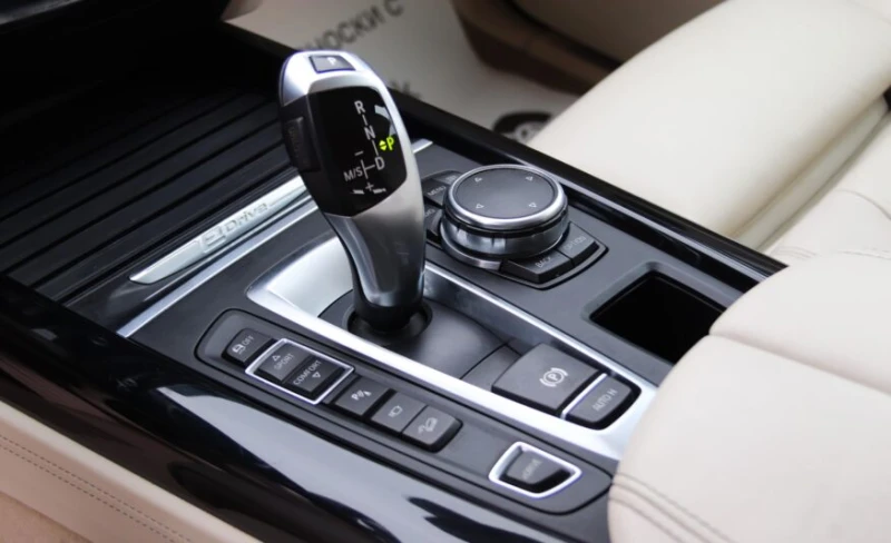 BMW X5 (F15) 40E xDRIVE, снимка 15 - Автомобили и джипове - 52728841