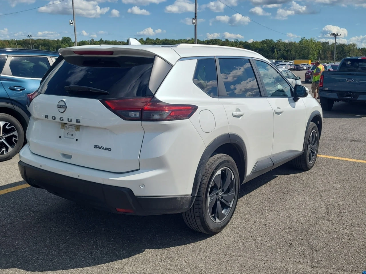 Nissan Rogue * АВТО КРЕДИТ* ЦЕНА ДО БГ * СЕРВИЗНА ИСТОРИЯ *  - изображение 3