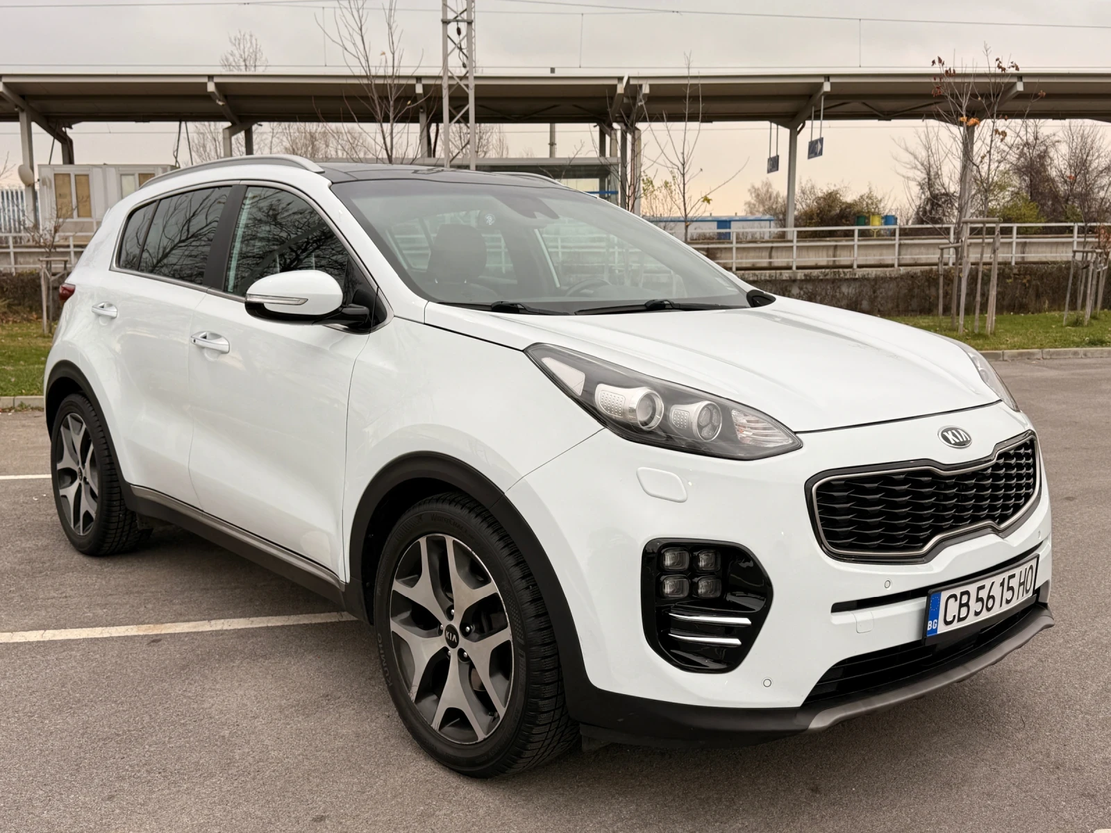 Kia Sportage 1.7CRDI* GT-line* CARPLAY* FULL*  - изображение 3