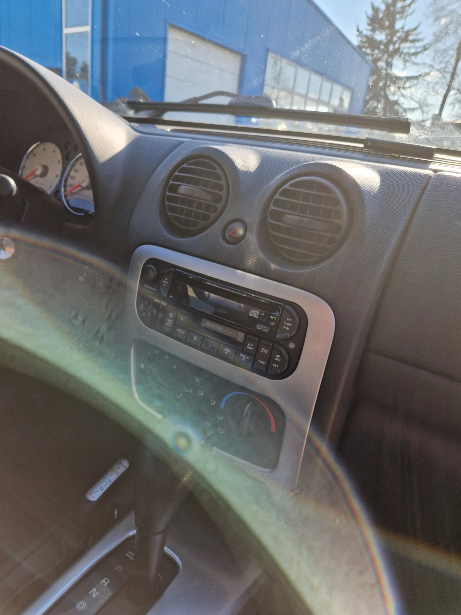 Jeep Cherokee  - изображение 2