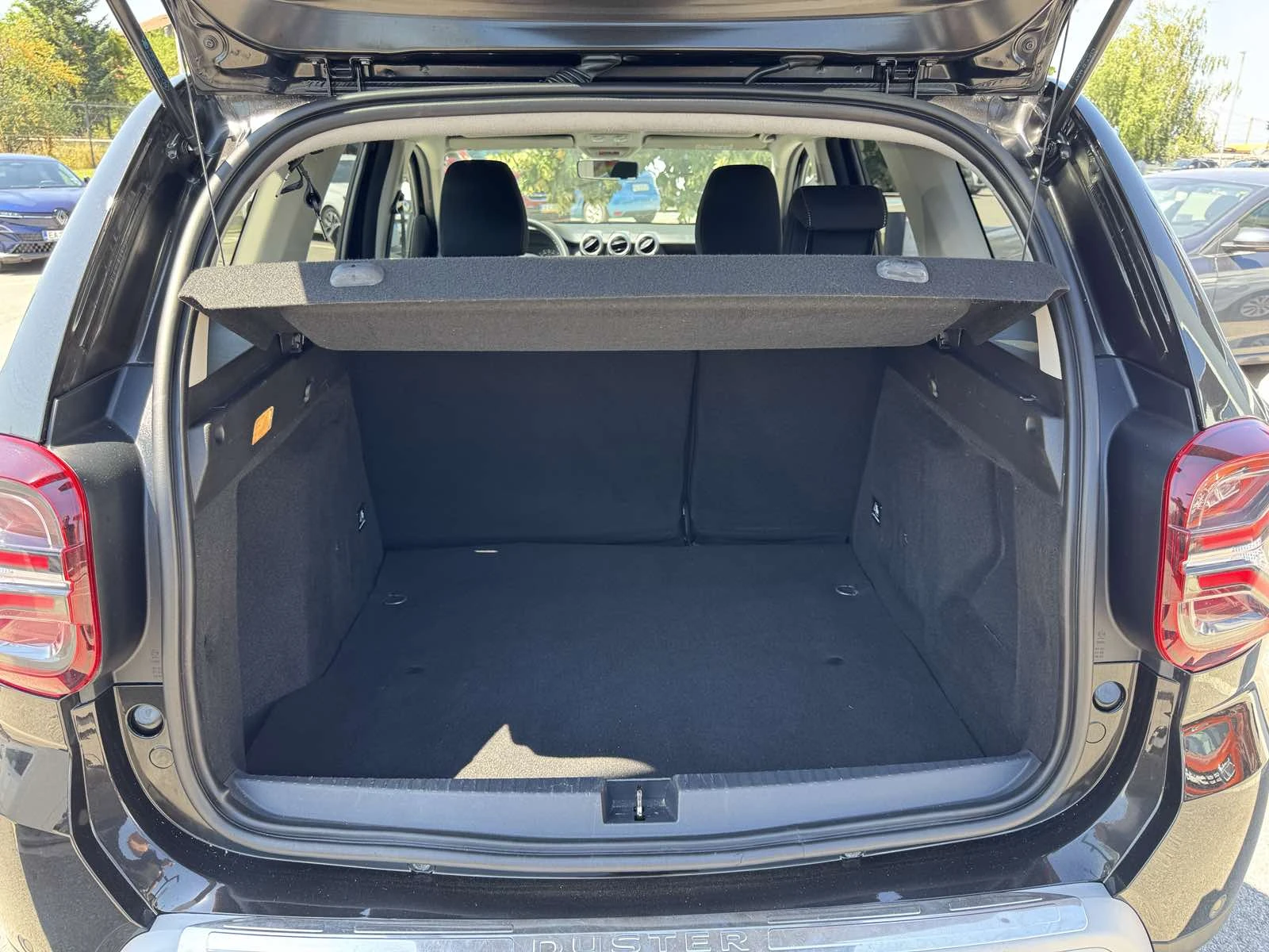 Dacia Duster 1.3 Tcе Автоматик, снимка 11 - Автомобили и джипове - 55543260