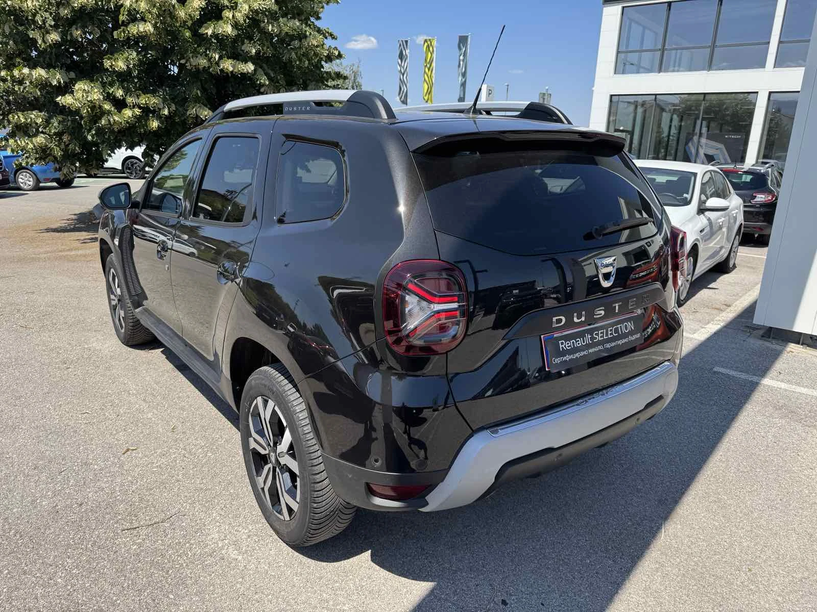 Dacia Duster 1.3 Tcе Автоматик, снимка 4 - Автомобили и джипове - 55543260