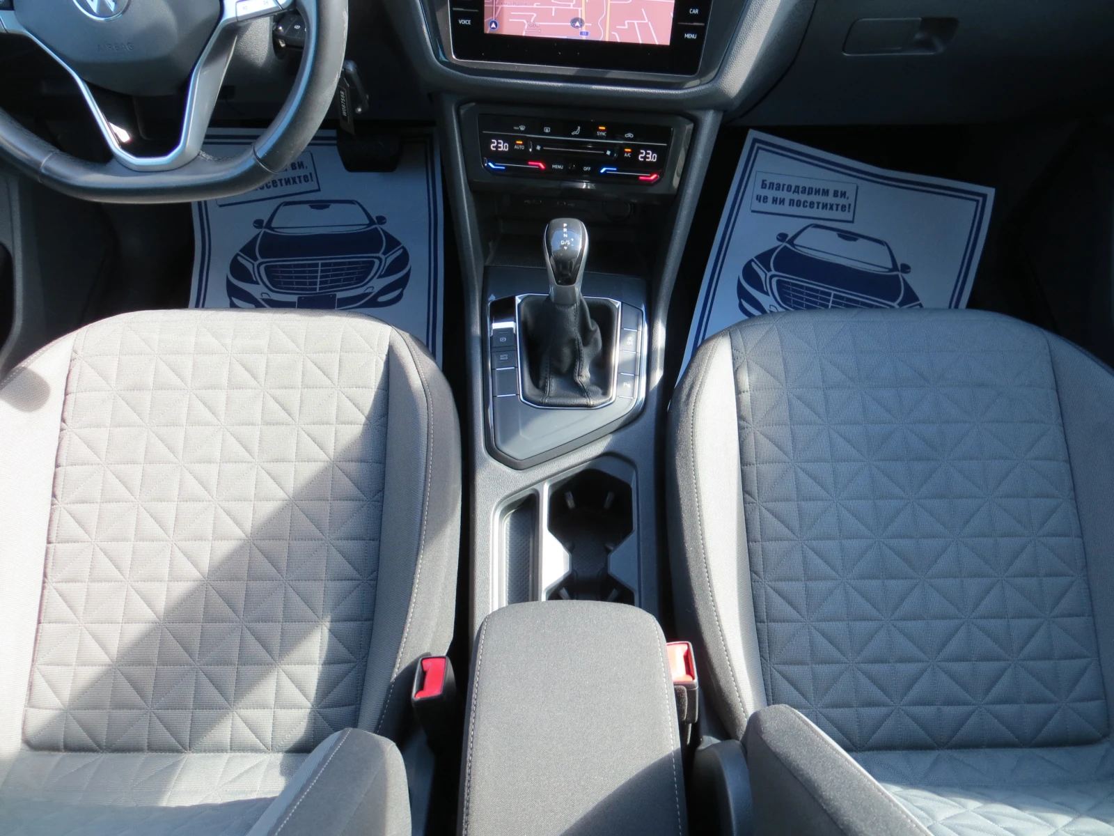 VW Tiguan 2.0TDI-DSG-SCR-ДИСТРОНИК СЕРВИЗНА ИСТОРИЯ-НОВА!!!, снимка 14 - Автомобили и джипове - 56233512
