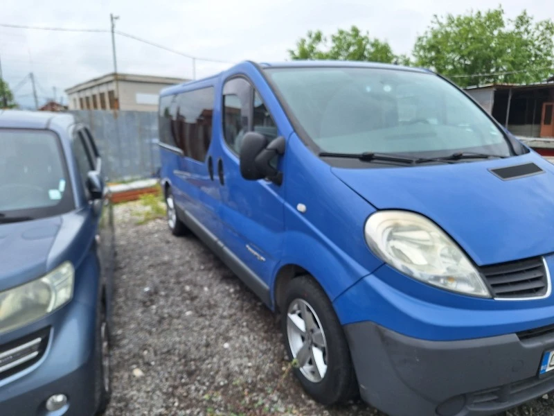 Renault Trafic 2.5 dci, снимка 2 - Бусове и автобуси - 47284636