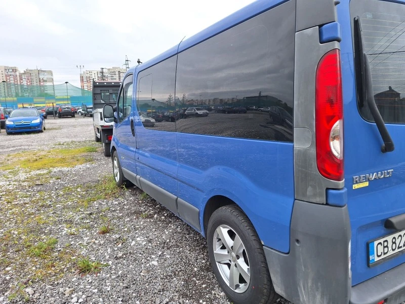 Renault Trafic 2.5 dci, снимка 4 - Бусове и автобуси - 47284636