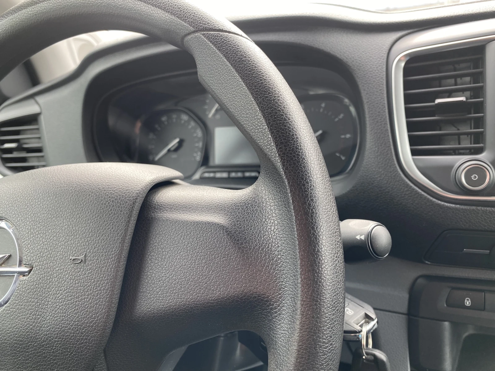 Opel Vivaro -2.0CDTI / -2021г./КАТО-НОВ/MAXI, снимка 13 - Бусове и автобуси - 53815904