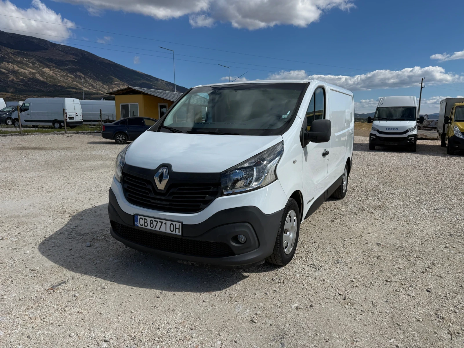 Renault Trafic 3 1.6ТД 125КС ЕВРО 6В РЕГ ОБСЛ ПЕРФЕКТЕН