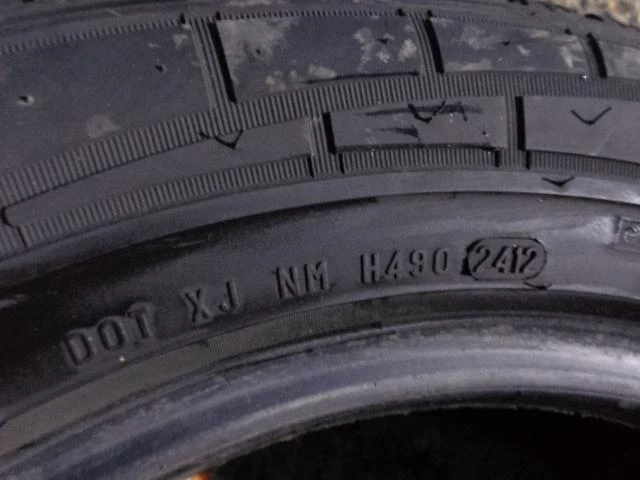 Гуми Зимни 215/65R16, снимка 12 - Гуми и джанти - 12639800