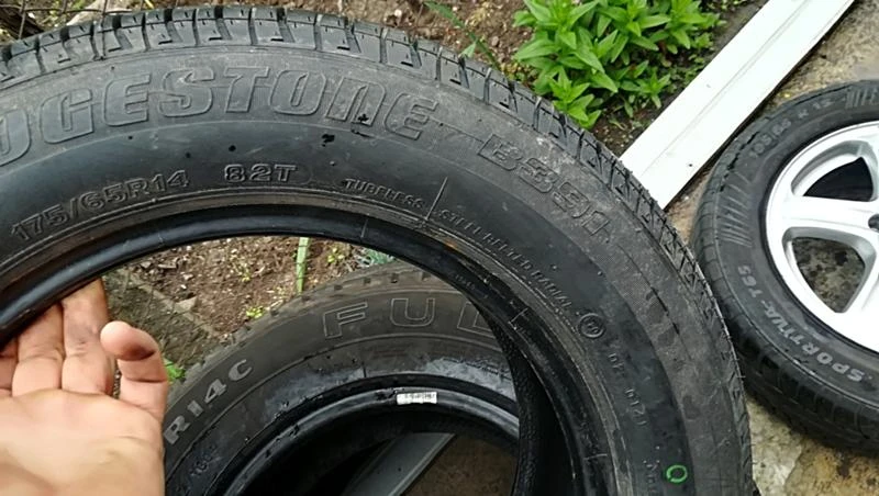 Гуми Летни 175/65R14, снимка 4 - Гуми и джанти - 25485575