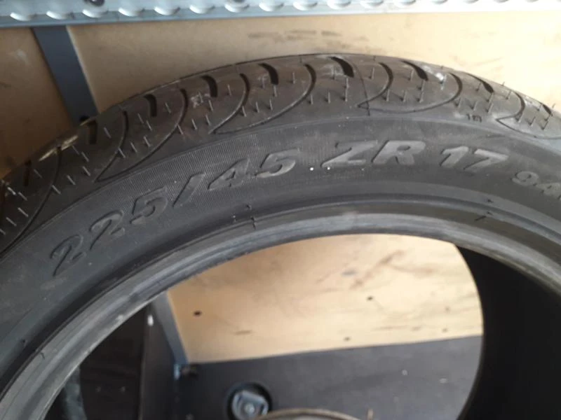 Гуми Летни 225/45R17, снимка 4 - Гуми и джанти - 25872387