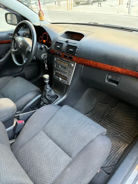 Toyota Avensis 2.2D4D, снимка 10