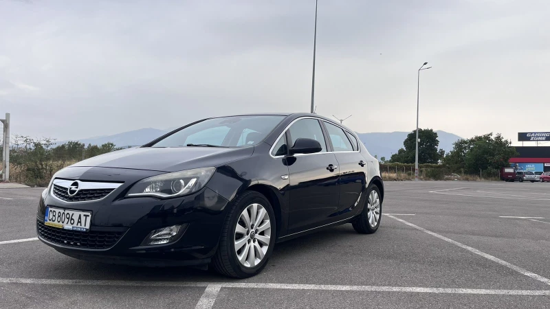 Opel Astra J, снимка 1 - Автомобили и джипове - 47484880