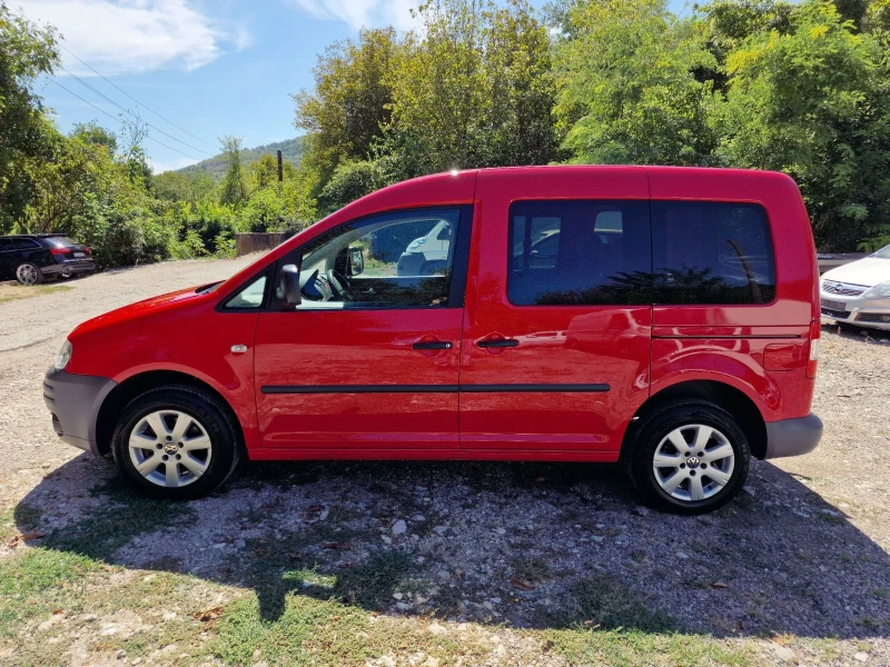 VW Caddy 1.6 Климатик, снимка 7 - Автомобили и джипове - 47333342