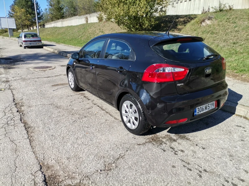 Kia Rio 1.25, снимка 11 - Автомобили и джипове - 47700625