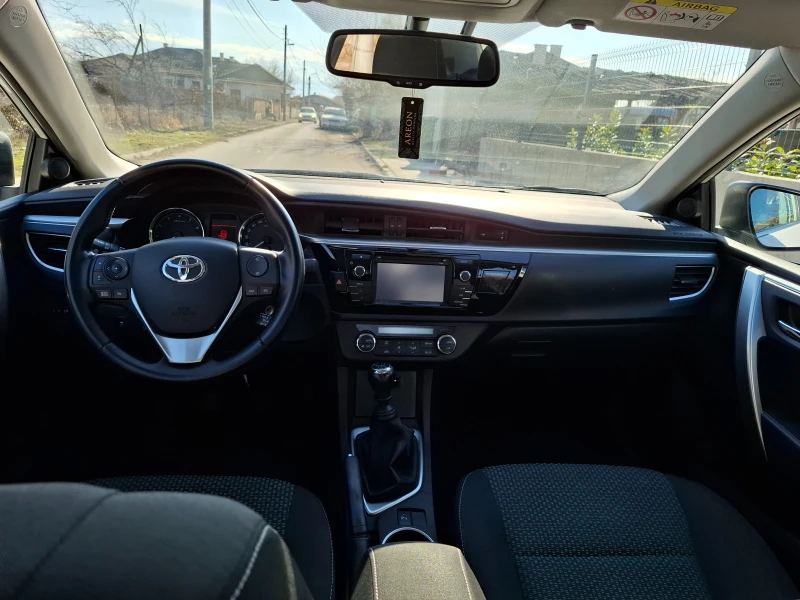 Toyota Corolla 1.6, снимка 6 - Автомобили и джипове - 48953799