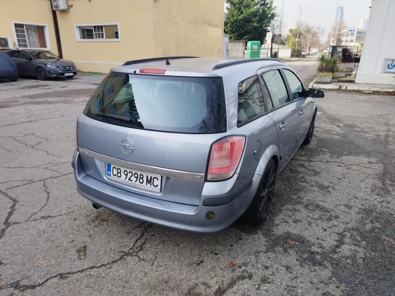 Opel Astra, снимка 6 - Автомобили и джипове - 52624929
