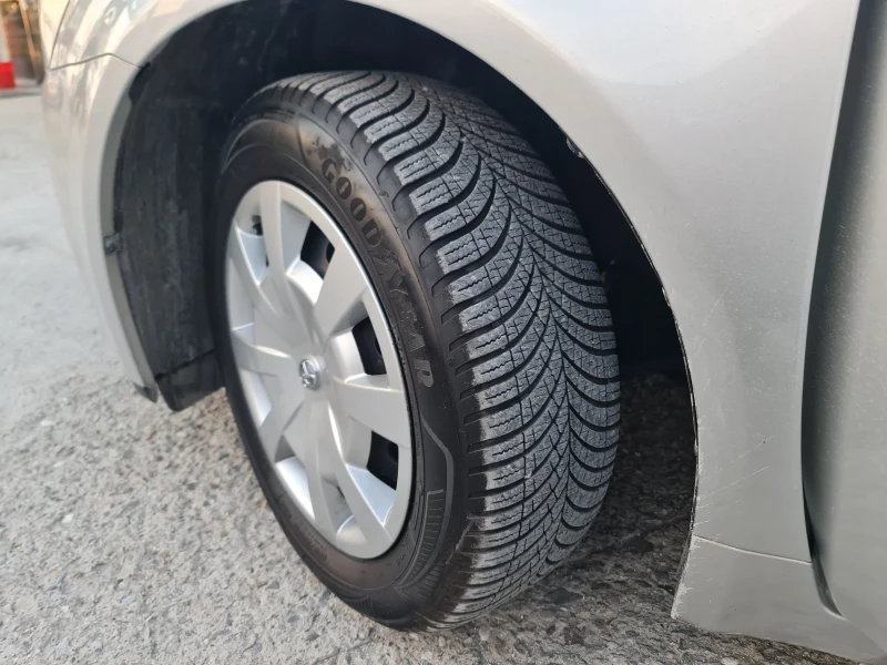 Toyota Avensis 1.6 VVTI NAVI Bluetooth Парктроник - 12600 лв. - 84728154 | Car24.bg