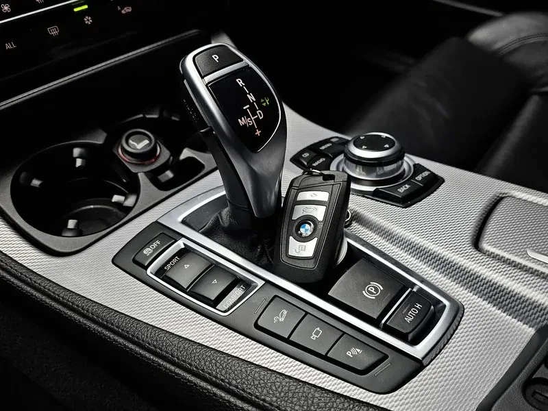 BMW 550 I XDRIVE, снимка 9 - Автомобили и джипове - 55363009
