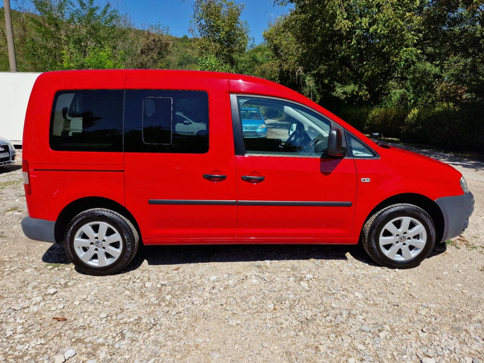 VW Caddy 1.6 Климатик - изображение 6