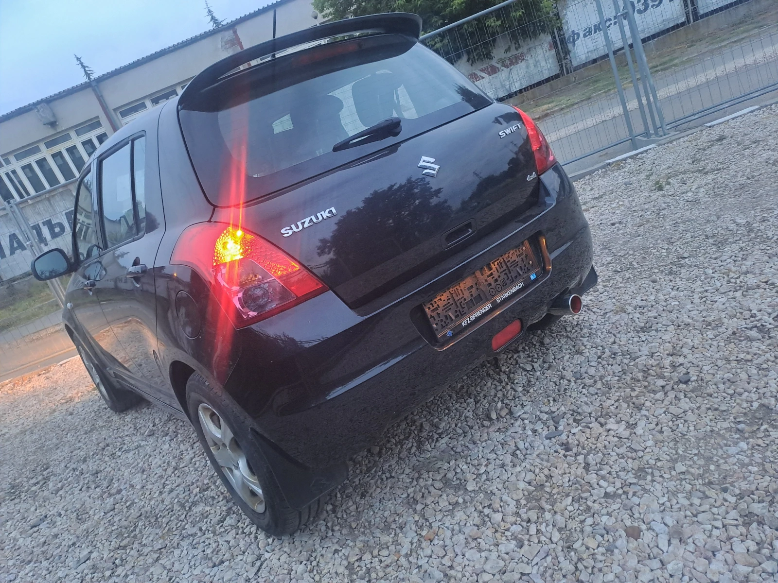 Suzuki Swift 1.3i 4x4 ESKLUZIVE  - изображение 8