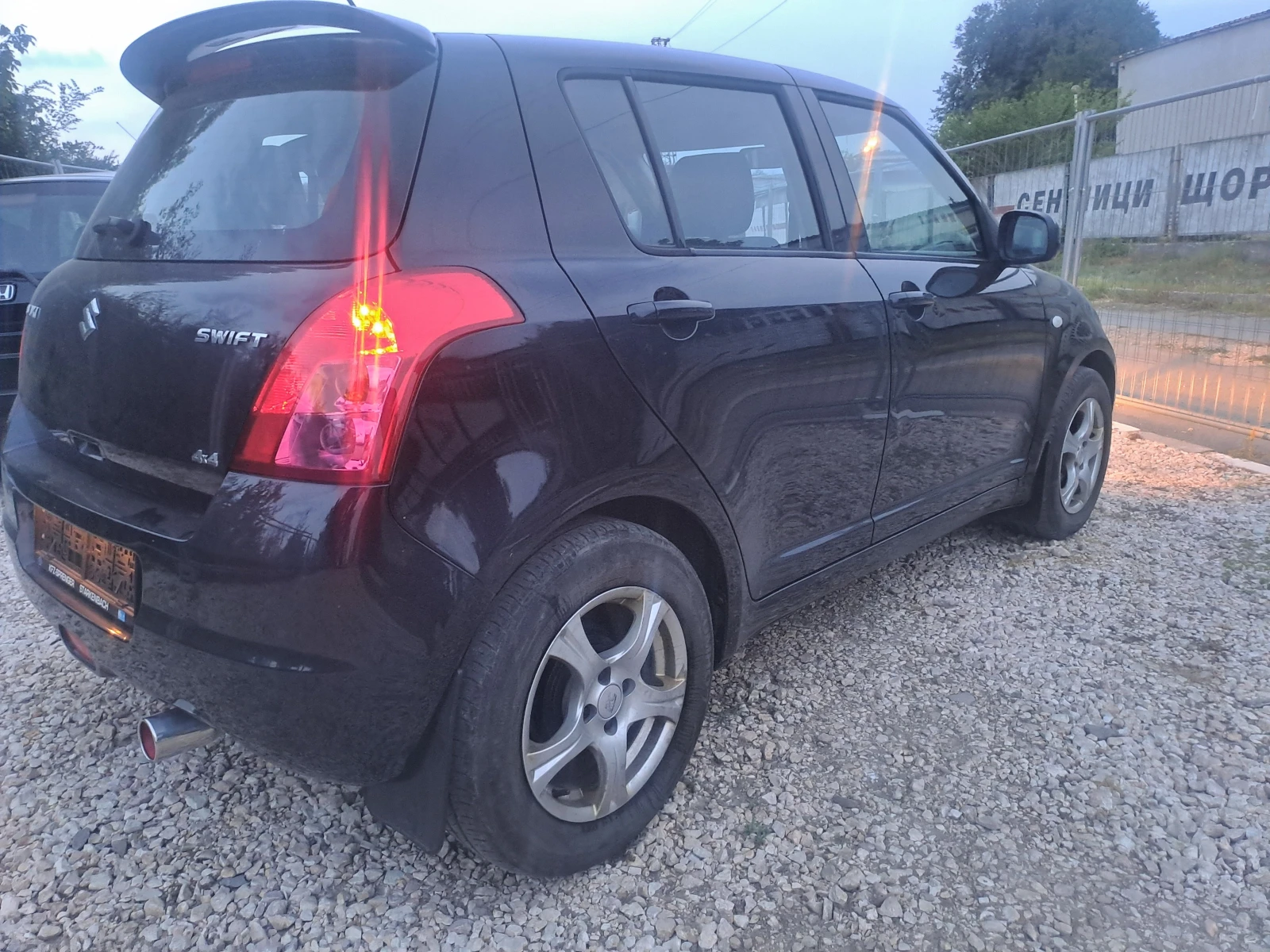 Suzuki Swift 1.3i 4x4 ESKLUZIVE  - изображение 6