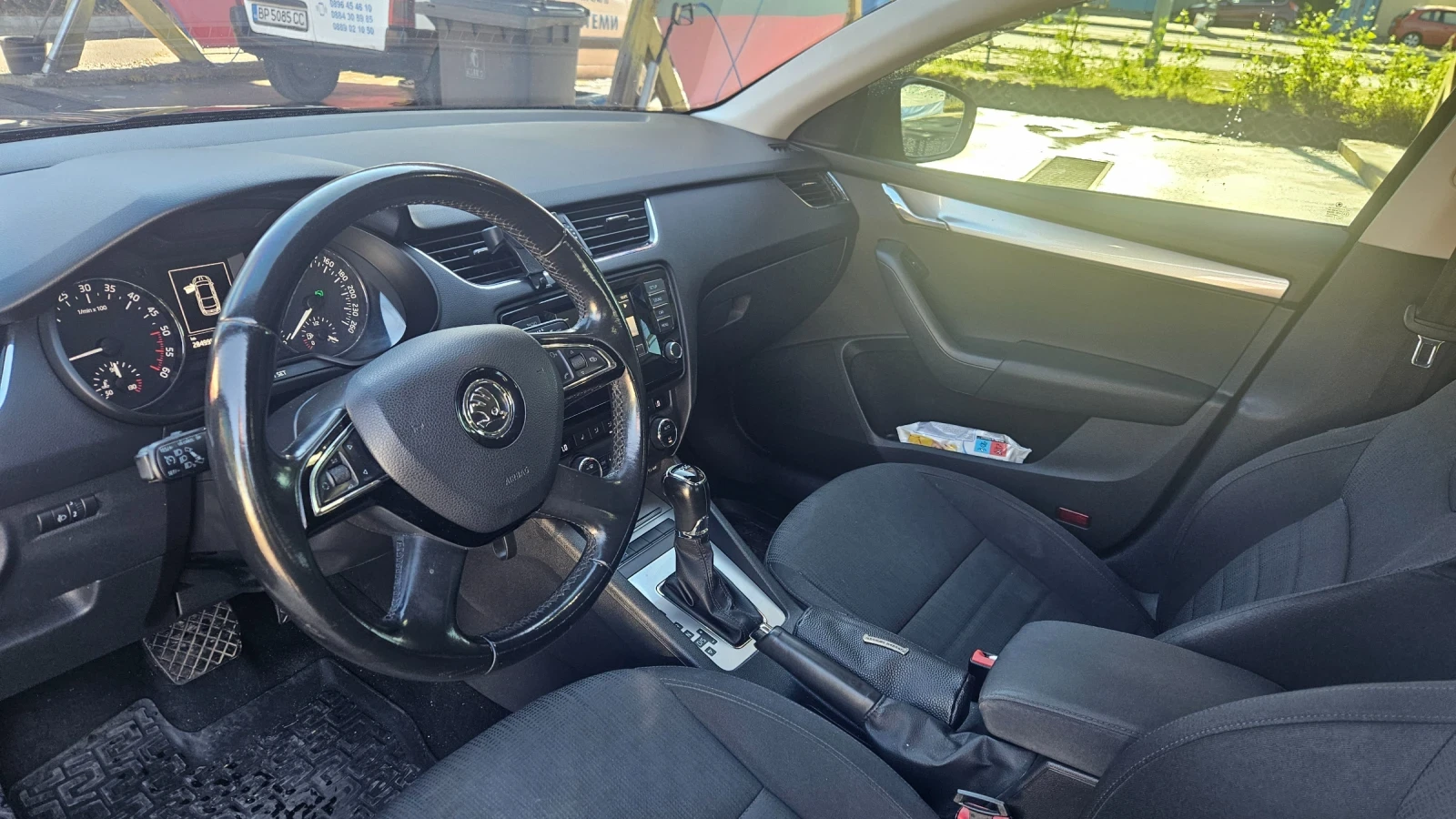 Skoda Octavia 1.6 - изображение 7