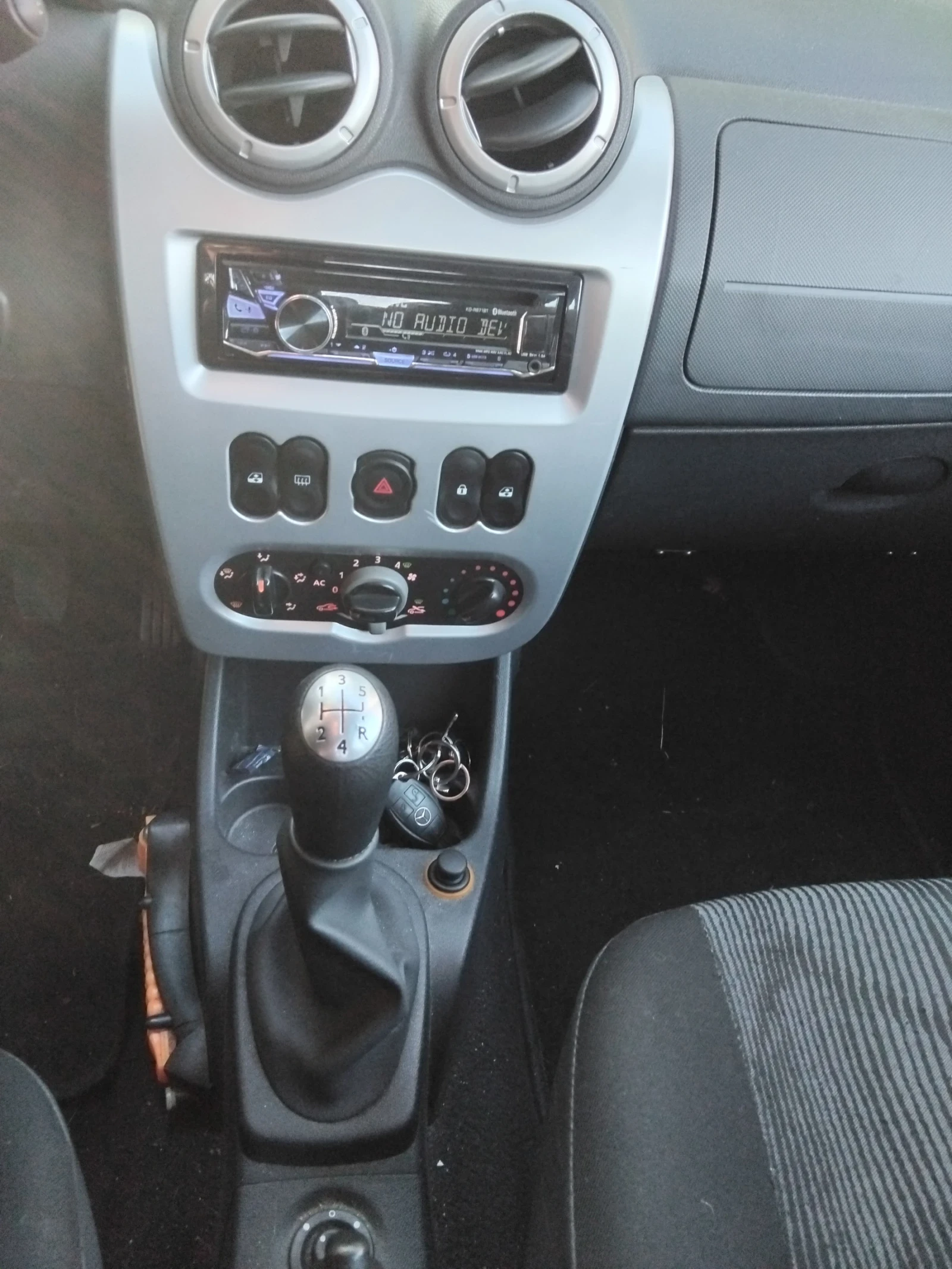 Dacia Logan  - изображение 10