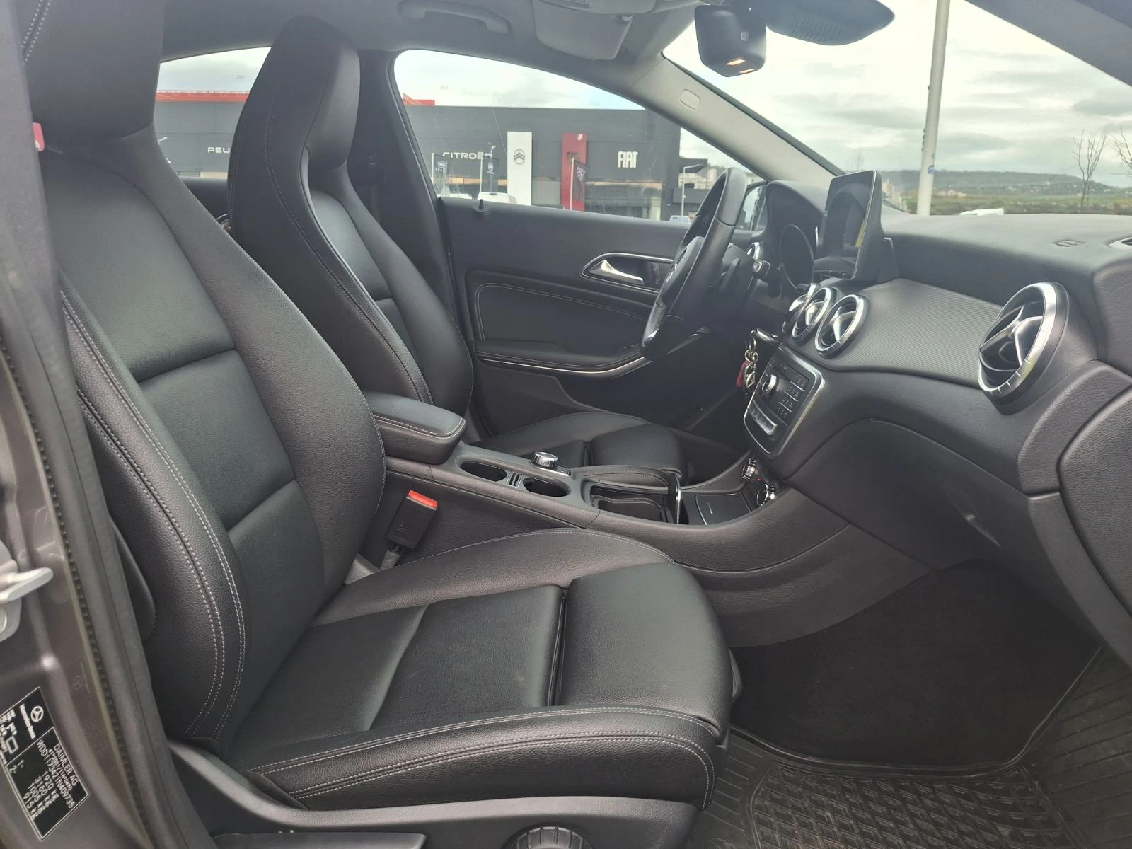 Mercedes-Benz CLA 180  - изображение 10