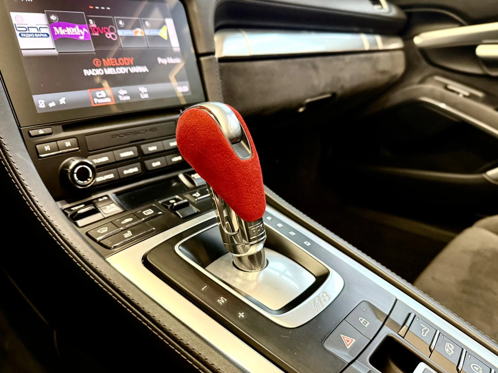 Porsche Boxster 718* GTS* Alcantara* Chrono* 20"* ЛИЗИНГ, снимка 10 - Автомобили и джипове - 53637081