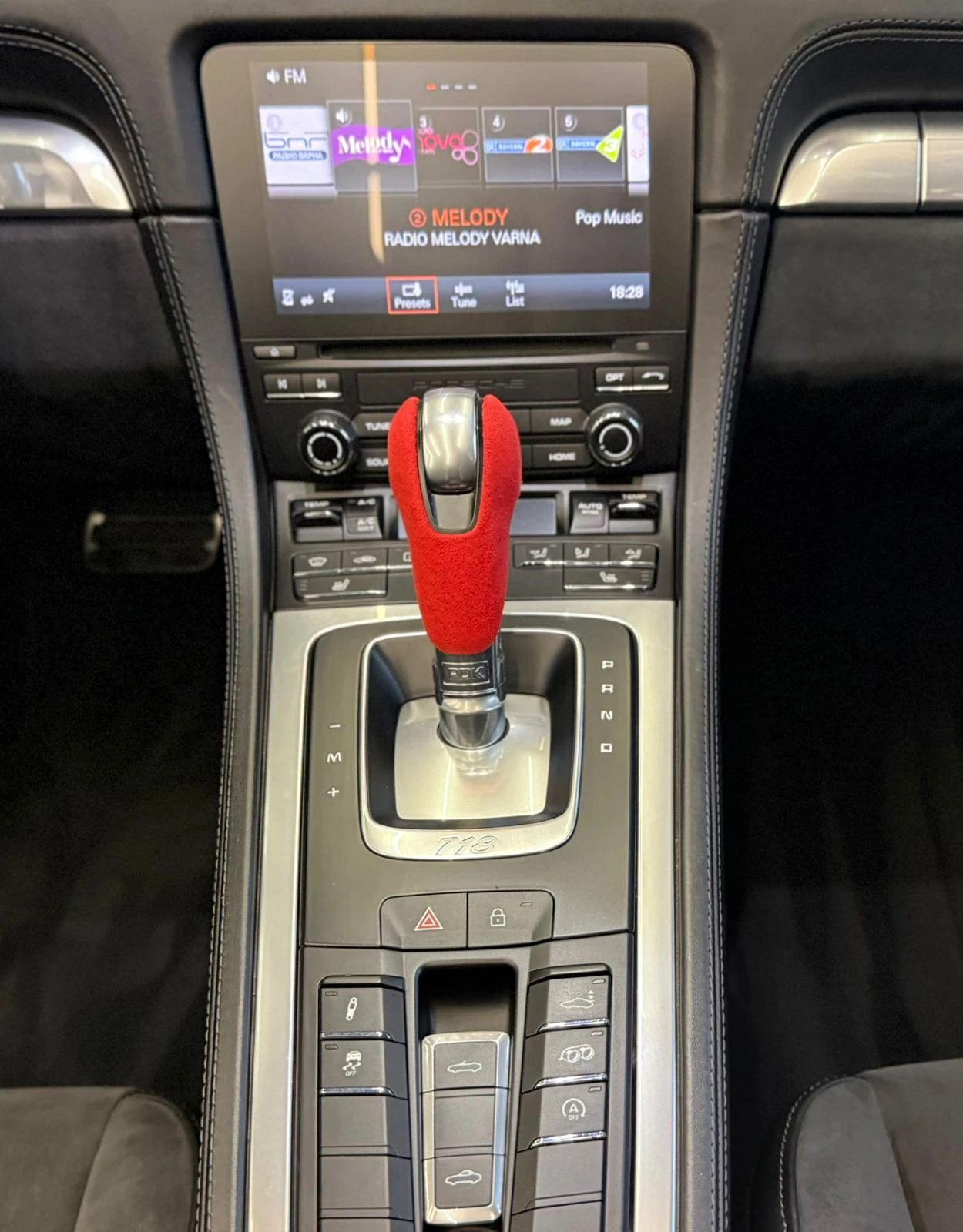 Porsche Boxster 718* GTS* Alcantara* Chrono* 20"* ЛИЗИНГ, снимка 11 - Автомобили и джипове - 53637081