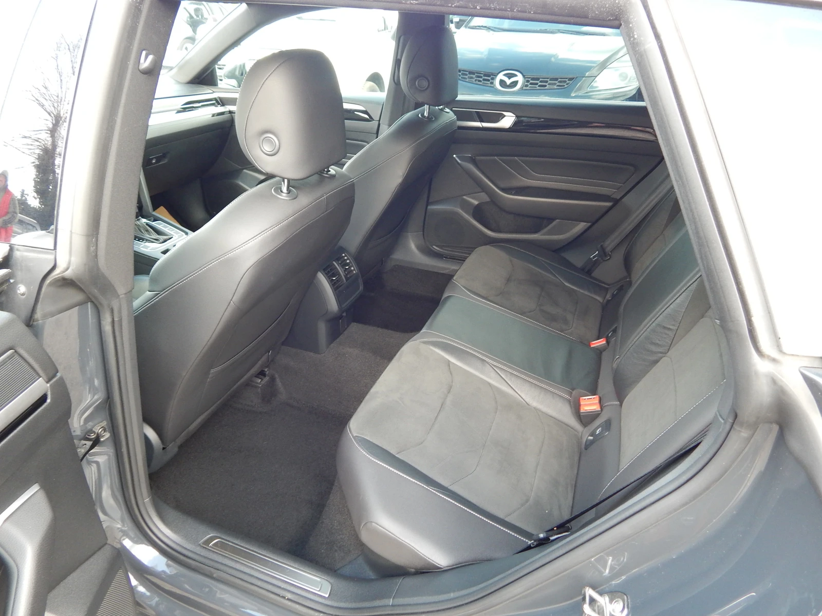 VW Arteon 2.0TDI, снимка 15 - Автомобили и джипове - 53763549