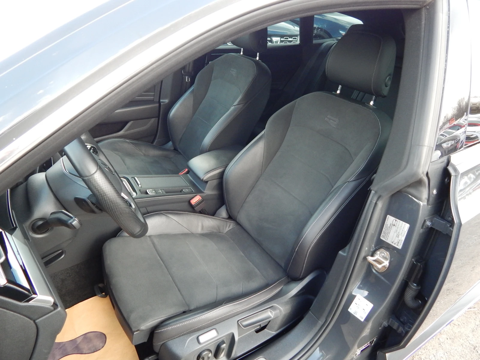 VW Arteon 2.0TDI, снимка 11 - Автомобили и джипове - 53763549