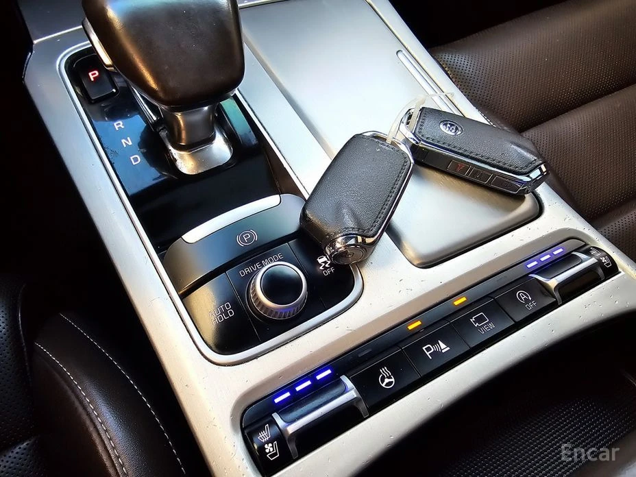 Kia Stinger 2.0 T AWD FULL* HARMAN KARDON* 360 CAM* HEAD-UP* , снимка 13 - Автомобили и джипове - 54238733