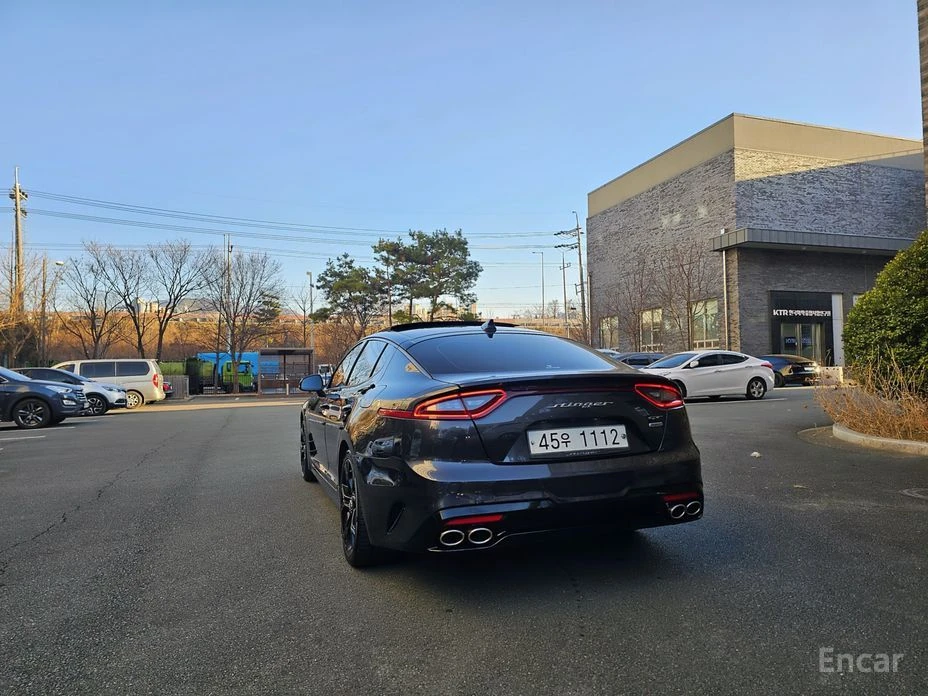 Kia Stinger 2.0 T AWD FULL* HARMAN KARDON* 360 CAM* HEAD-UP* , снимка 5 - Автомобили и джипове - 54238733