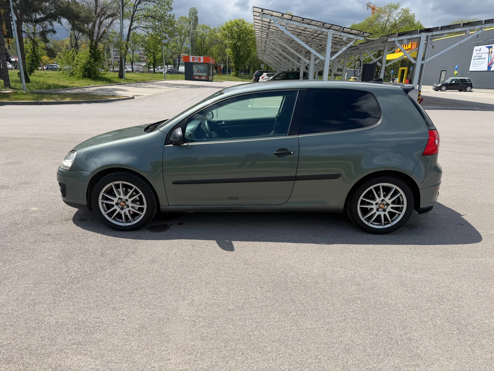 VW Golf 1.6, снимка 4 - Автомобили и джипове - 54381556