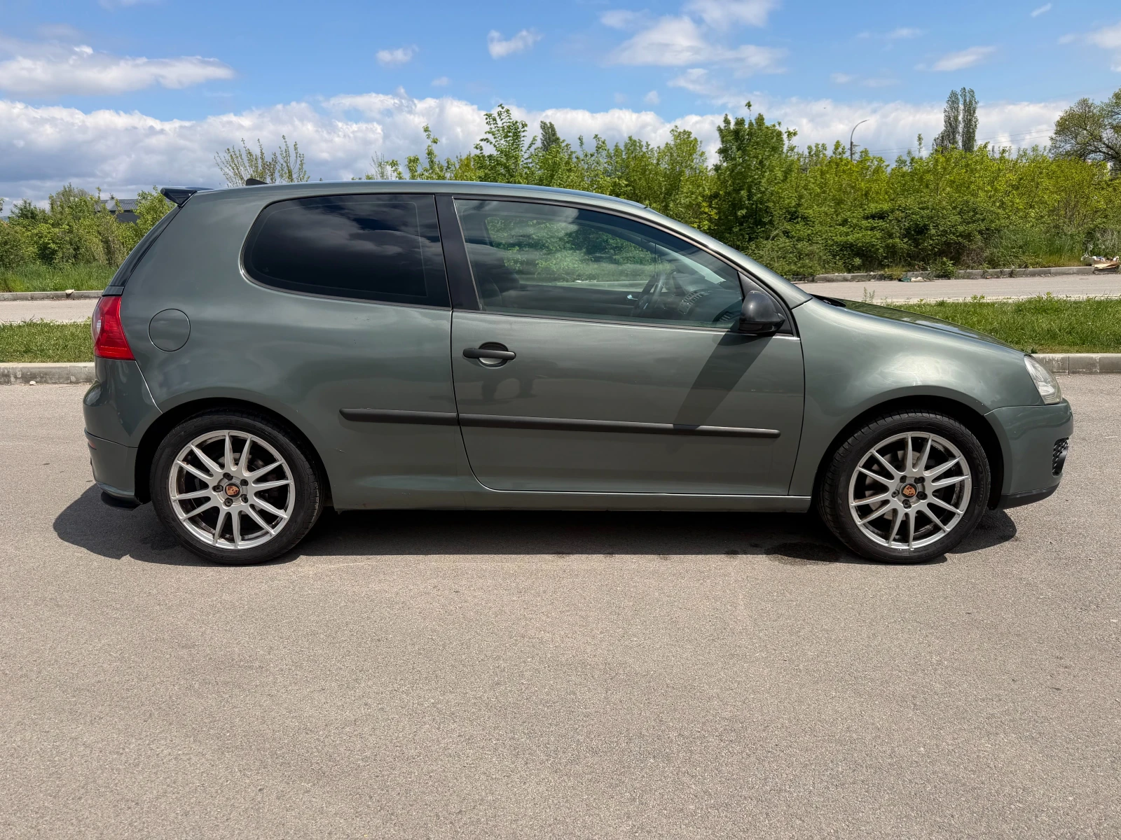 VW Golf 1.6, снимка 8 - Автомобили и джипове - 54381556