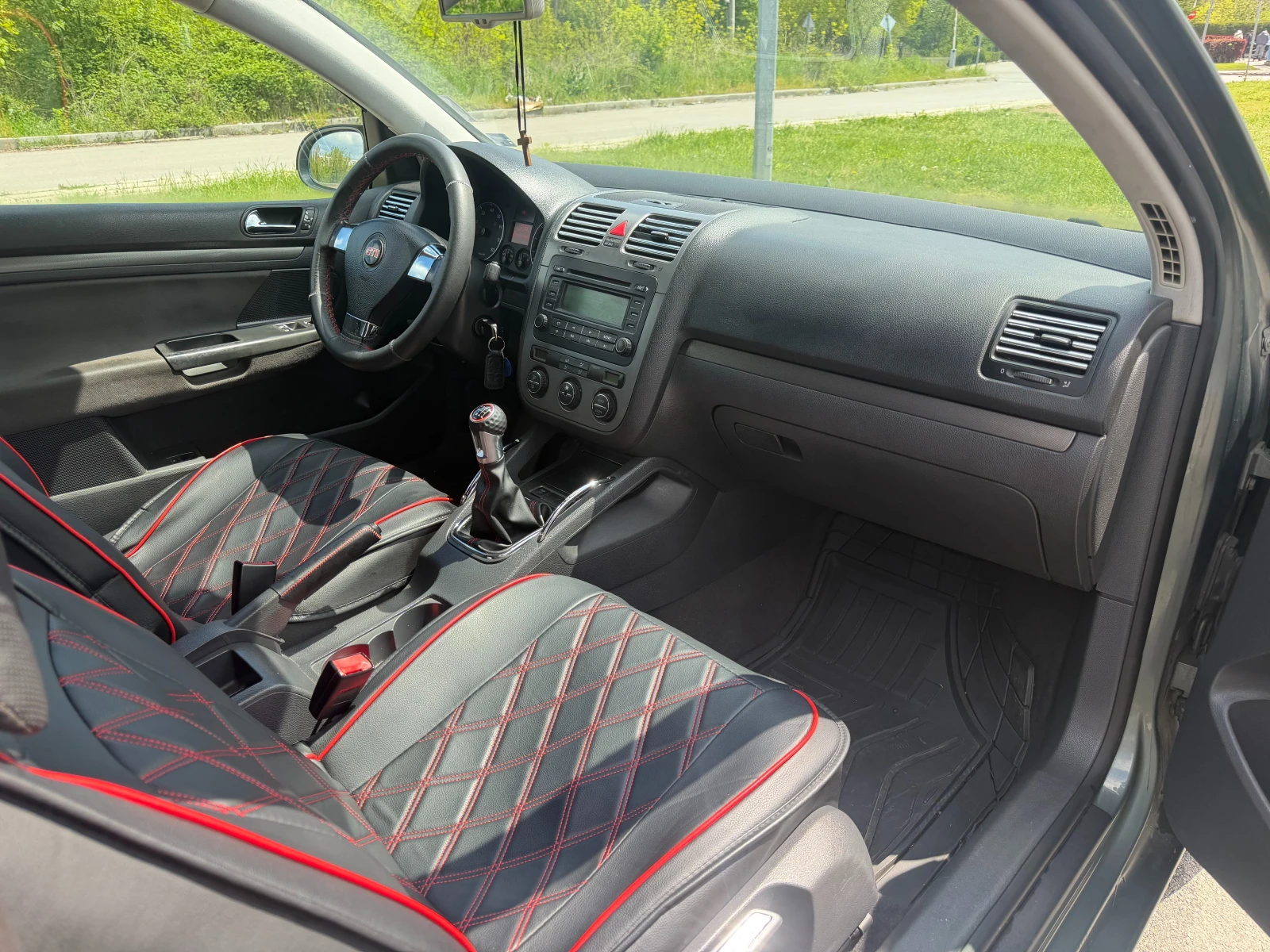 VW Golf 1.6, снимка 14 - Автомобили и джипове - 54381556