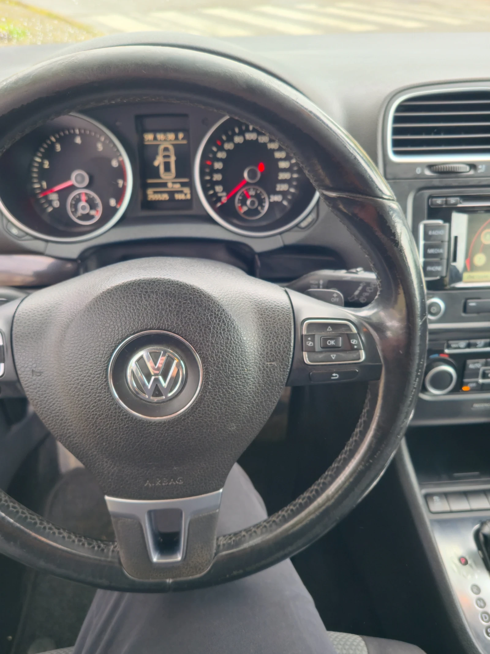 VW Golf Голф 6 1.2TSI 105к.с., снимка 8 - Автомобили и джипове - 54481734