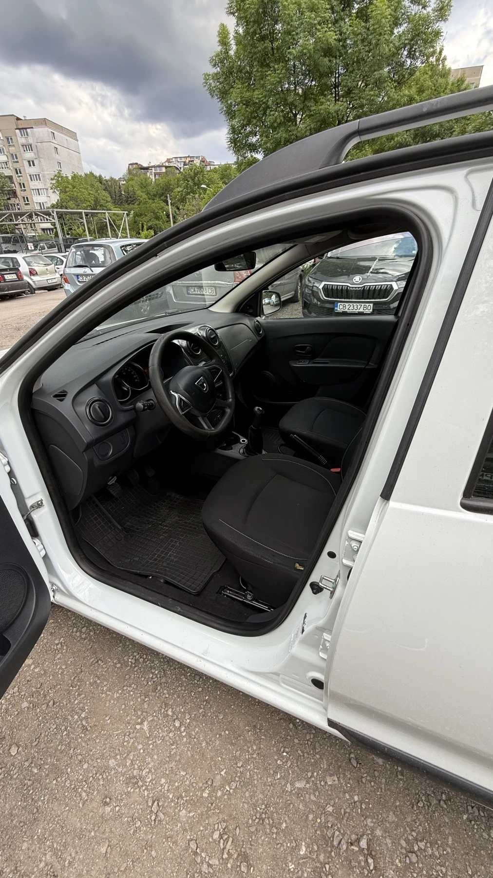 Dacia Logan MCV, снимка 13 - Автомобили и джипове - 54526909