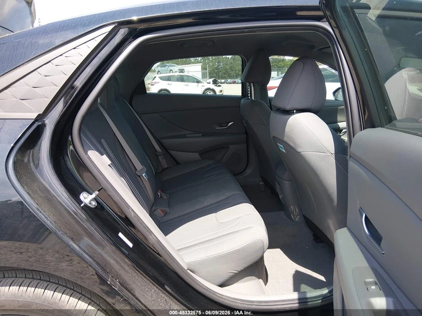 Hyundai Accent 1.6L I-4 DI, DOHC, VVT, 104HP Front Wheel Drive | Mobile.bg � ����������� 8