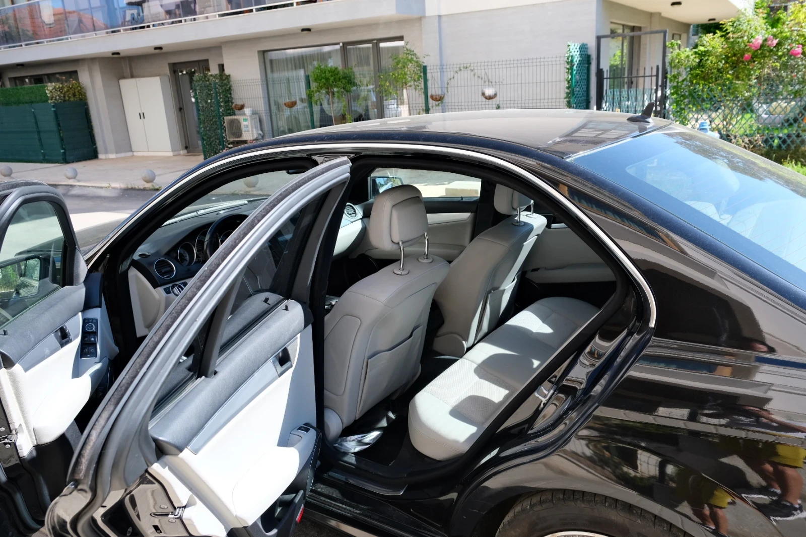 Mercedes-Benz C 250 Amg, снимка 3 - Автомобили и джипове - 55562384