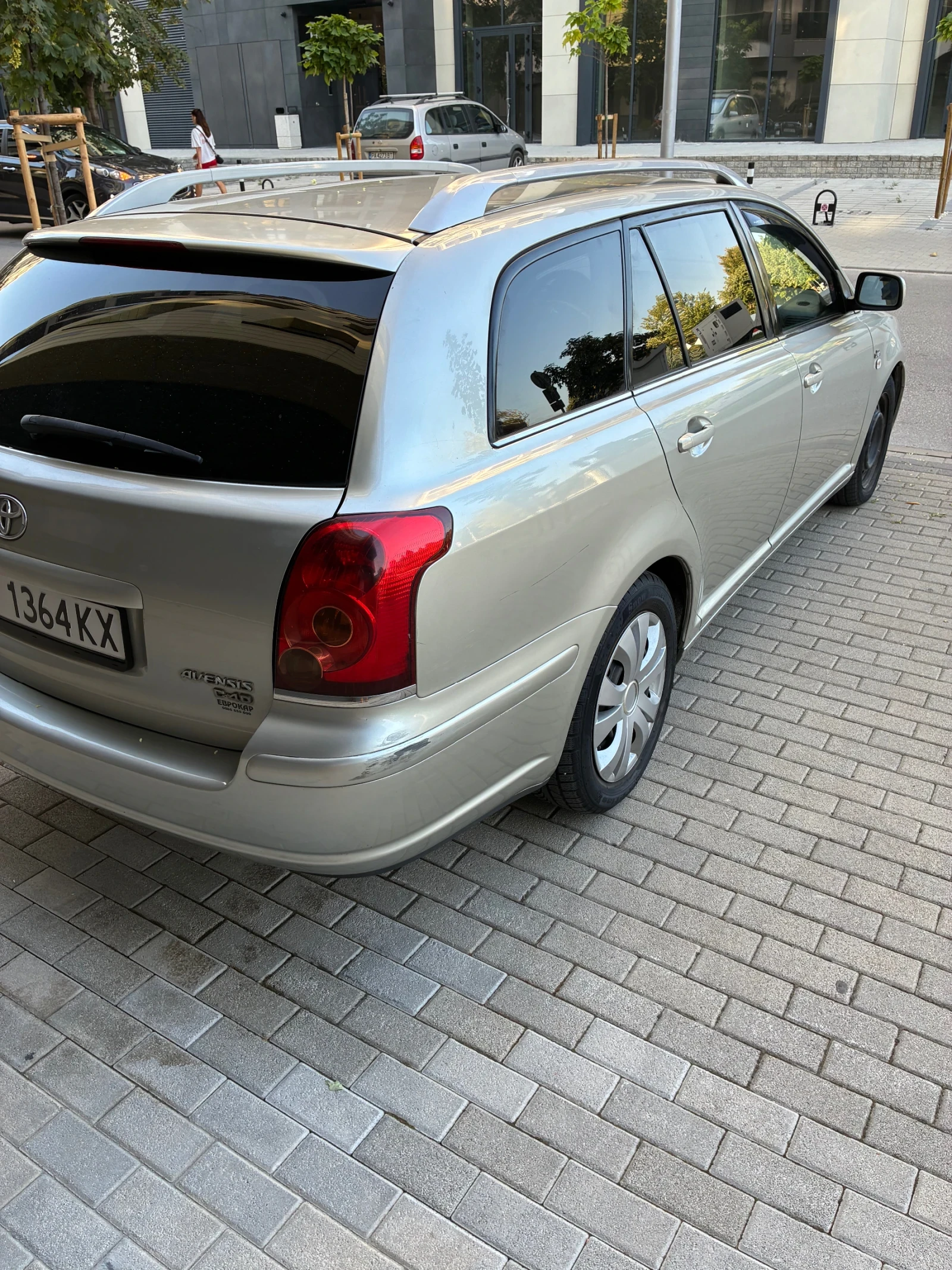 Toyota Avensis 2.2D4D, снимка 4 - Автомобили и джипове - 55571741