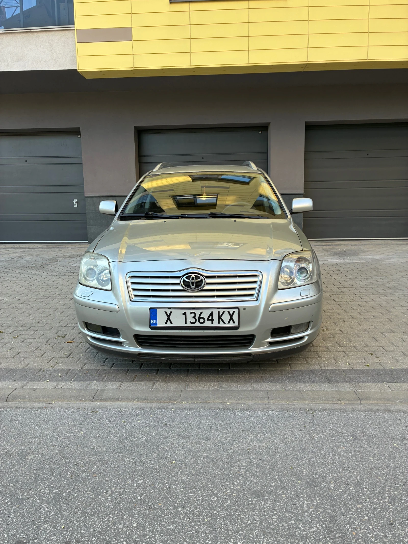 Toyota Avensis 2.2D4D, снимка 2 - Автомобили и джипове - 55571741