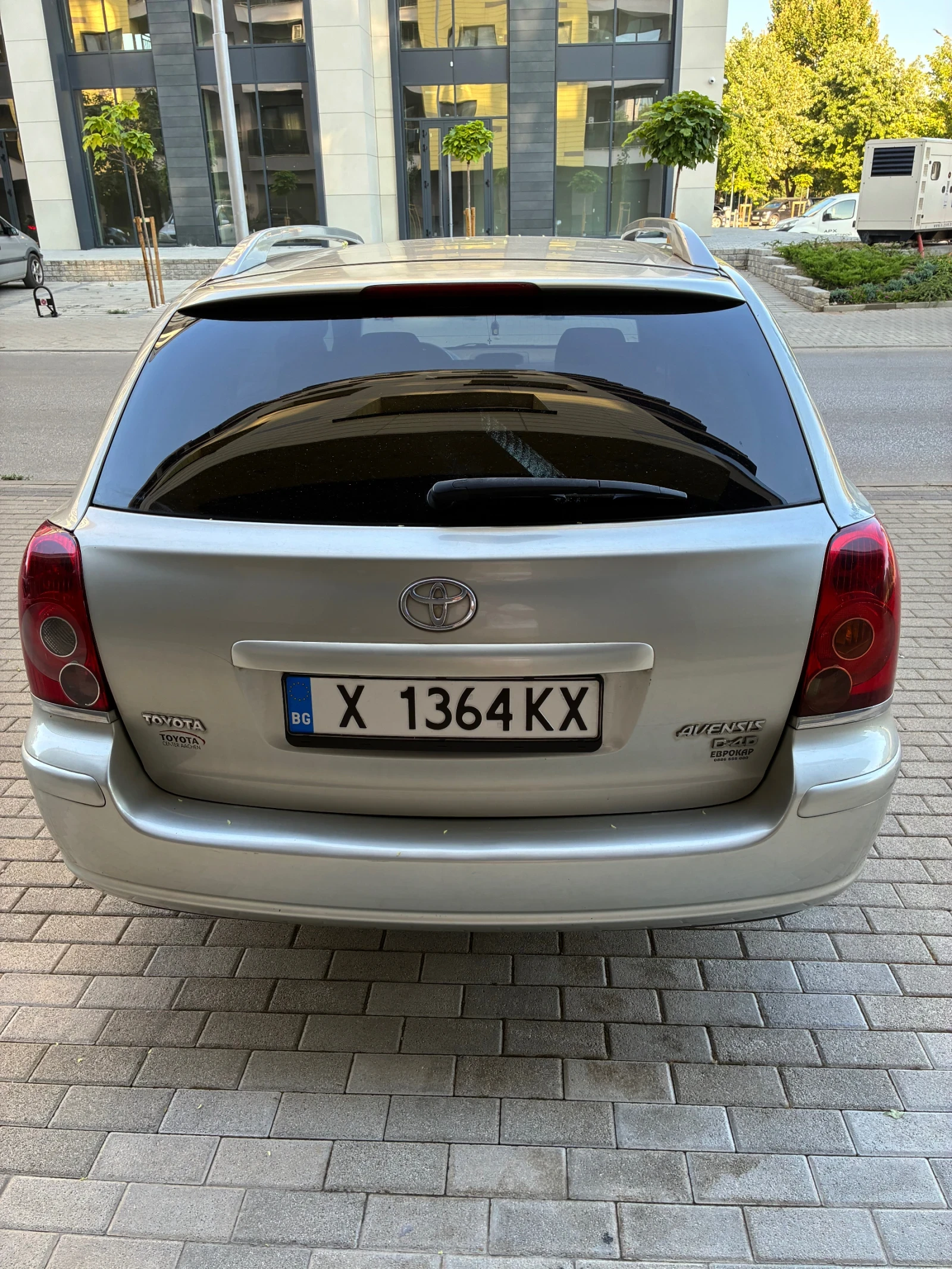 Toyota Avensis 2.2D4D, снимка 5 - Автомобили и джипове - 55571741