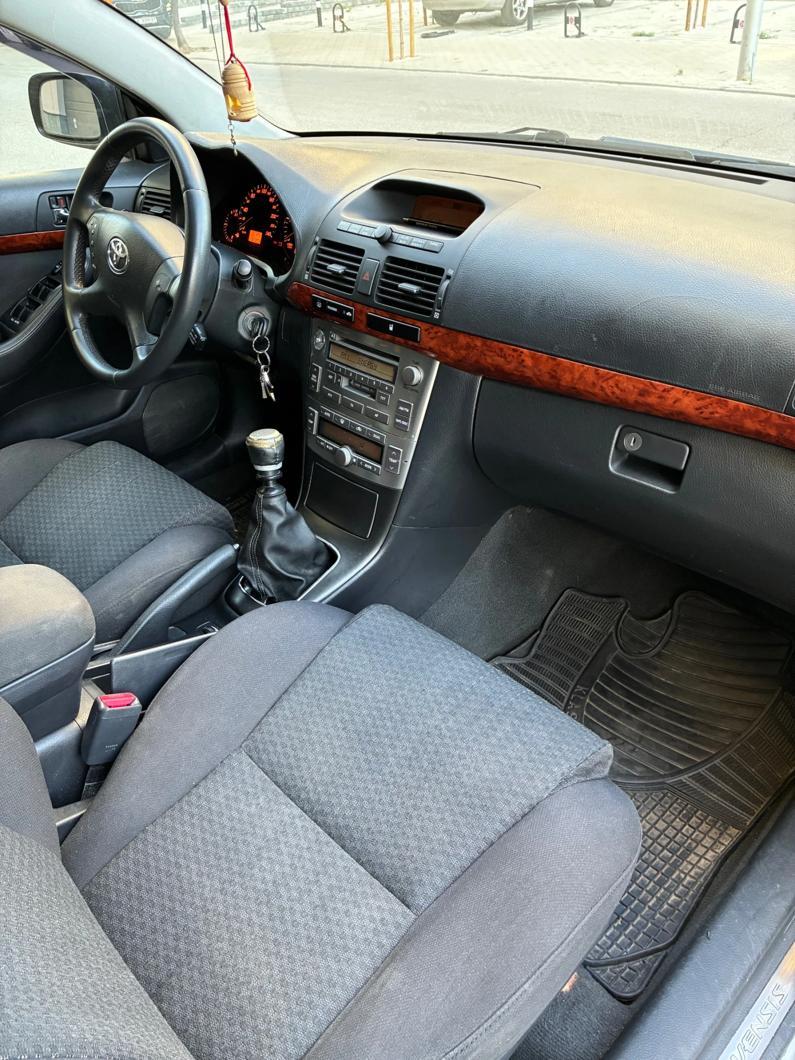 Toyota Avensis 2.2D4D, снимка 10 - Автомобили и джипове - 55571741